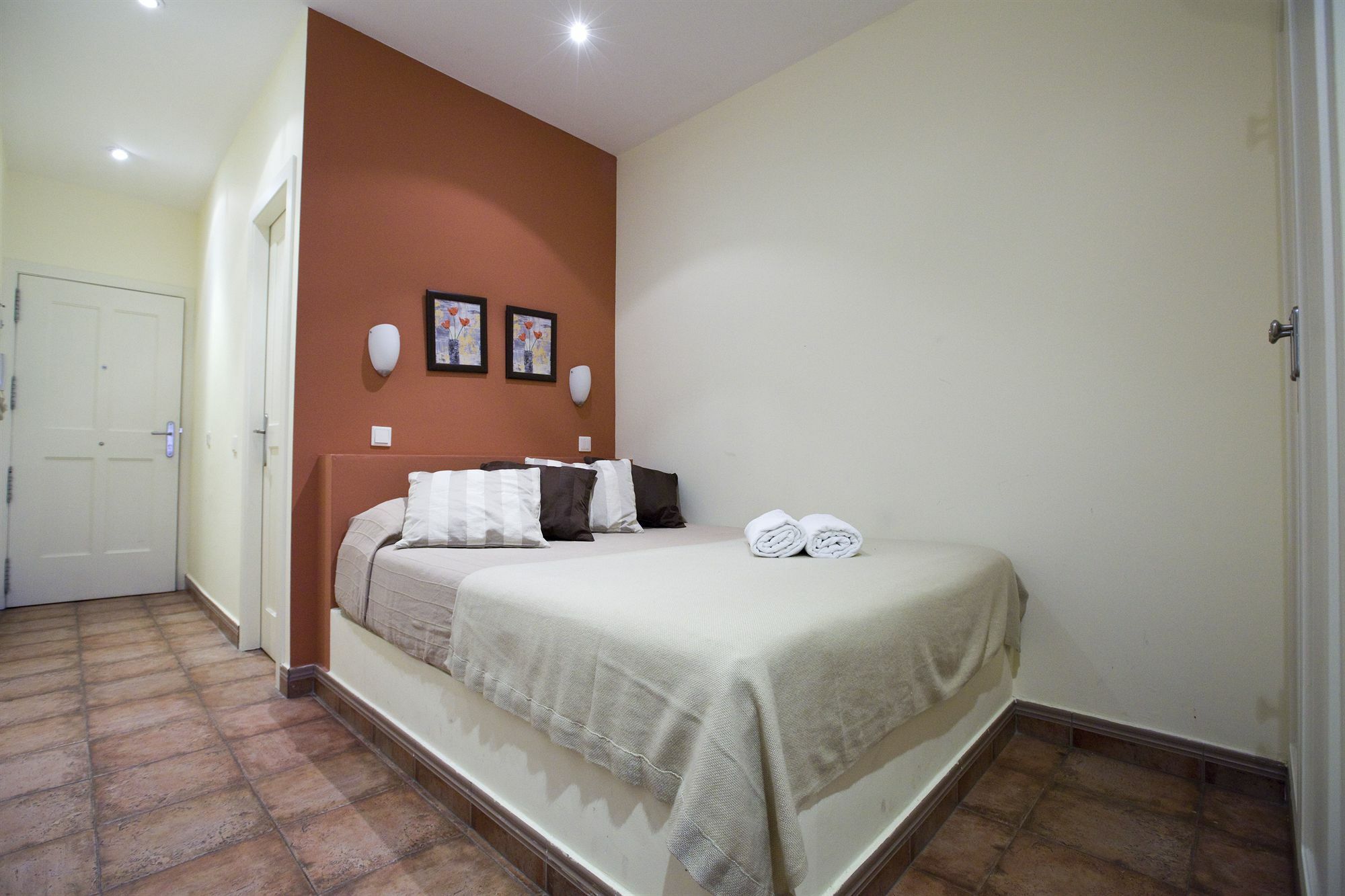 Apartamento Tirso De Molina مدريد المظهر الخارجي الصورة
